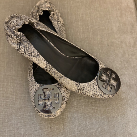 Tory Burch Reva Leather Ballet Flats Pewter/Animal Print 9 - Picture 3 of 8